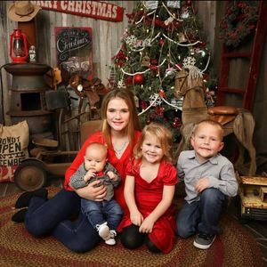 Meet your Posher, Tess-thomas